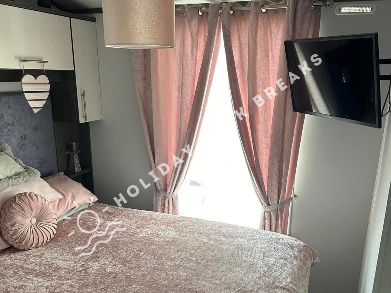 Luxury 2 Bedroom At Seal Bay Resort Selsey Exterior foto
