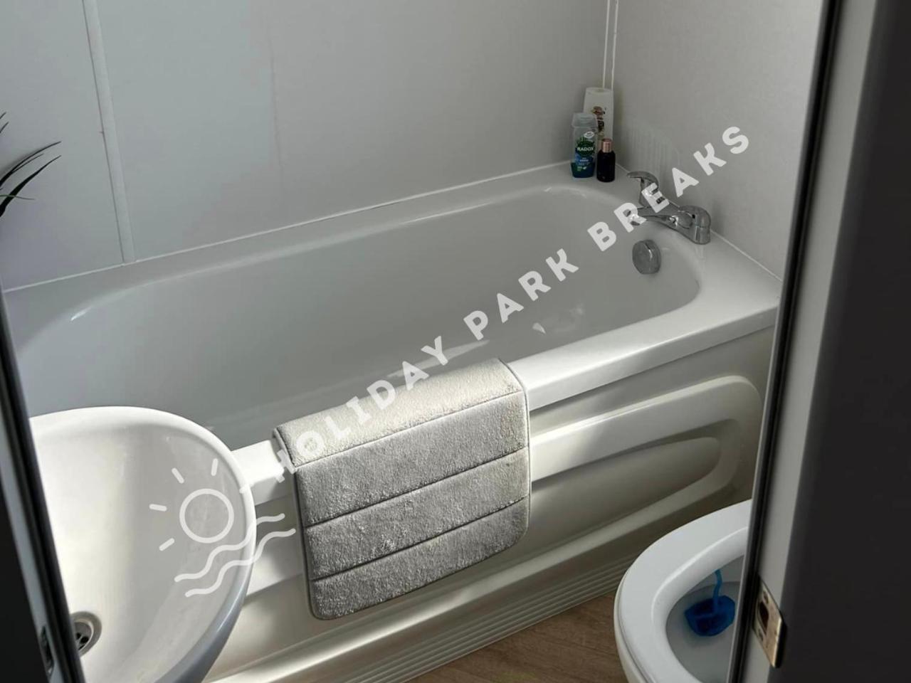 Luxury 2 Bedroom At Seal Bay Resort Selsey Exterior foto