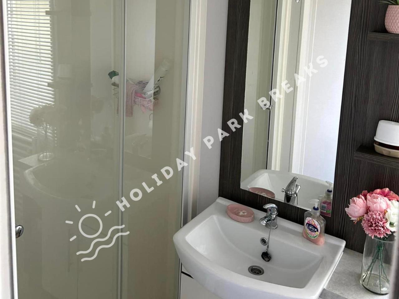Luxury 2 Bedroom At Seal Bay Resort Selsey Exterior foto